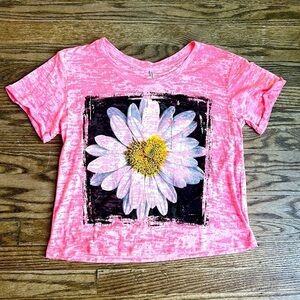 Tresics Crop Top Daisy Tee
